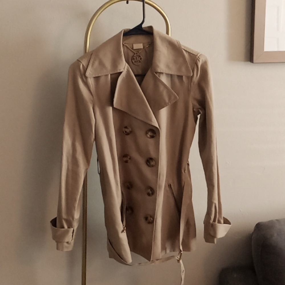 MICHAEl Kors trench Coat used once